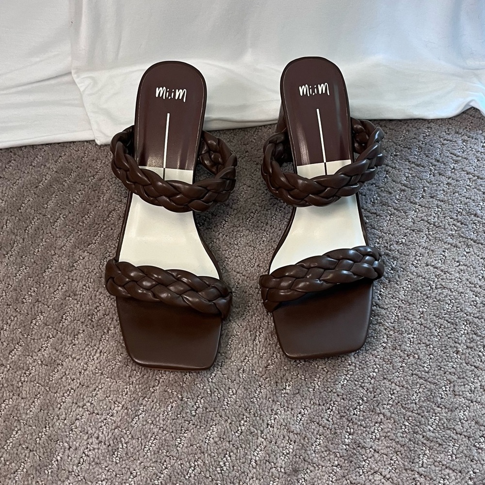 Mi.iM Dark Brown Braided Sandals